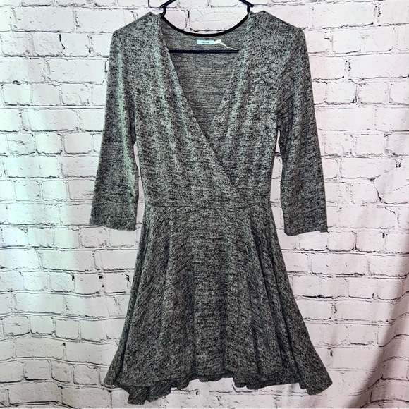 Kimchi Blue Urban Outfitters Gray Knit‎ Wrap Dress Size Medium - Picture 1 of 6